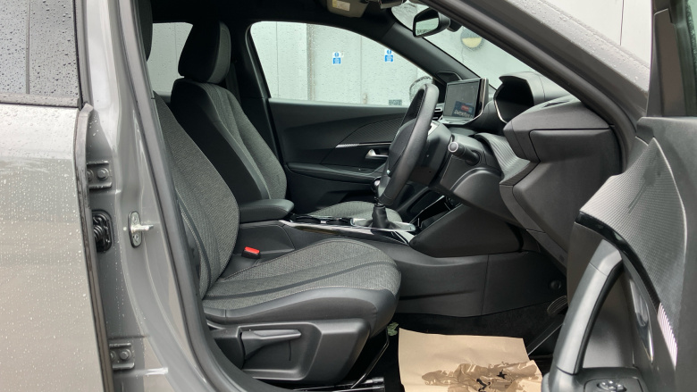 Peugeot 2008 1.2 PureTech 130 Allure 5dr Petrol Estate